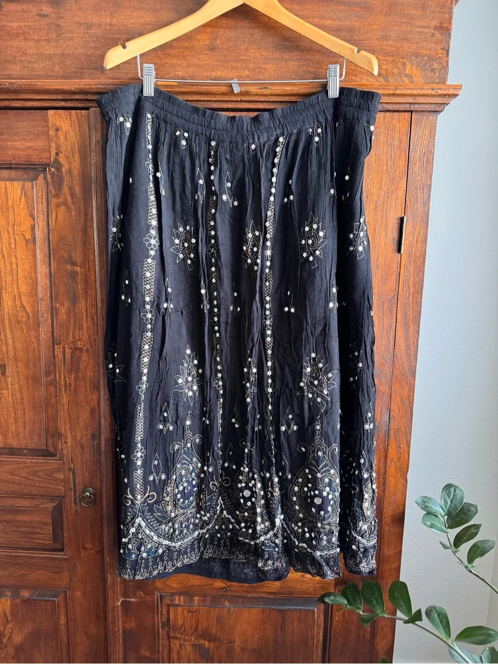 Dress Barn Black Sequin Embroidered Midi Boho Skirt Size 18/20